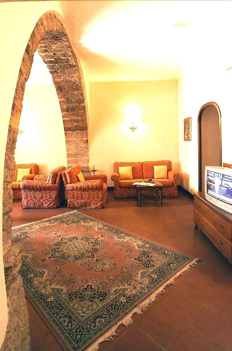 Hotel&Ristorante Miramonti Palazzo Storico Rieti Exterior foto