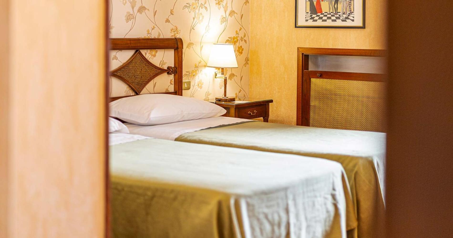Hotel&Ristorante Miramonti Palazzo Storico Rieti Exterior foto