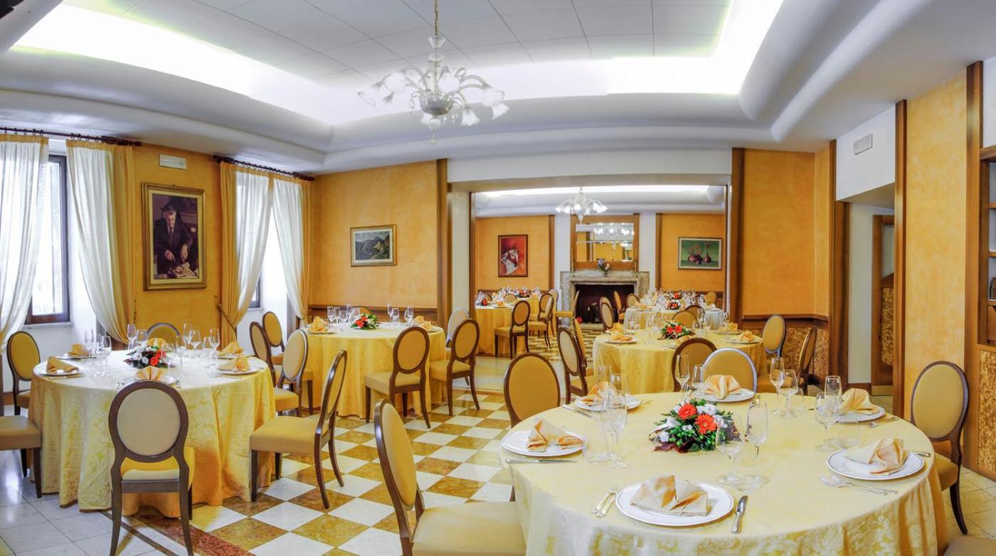 Hotel&Ristorante Miramonti Palazzo Storico Rieti Exterior foto