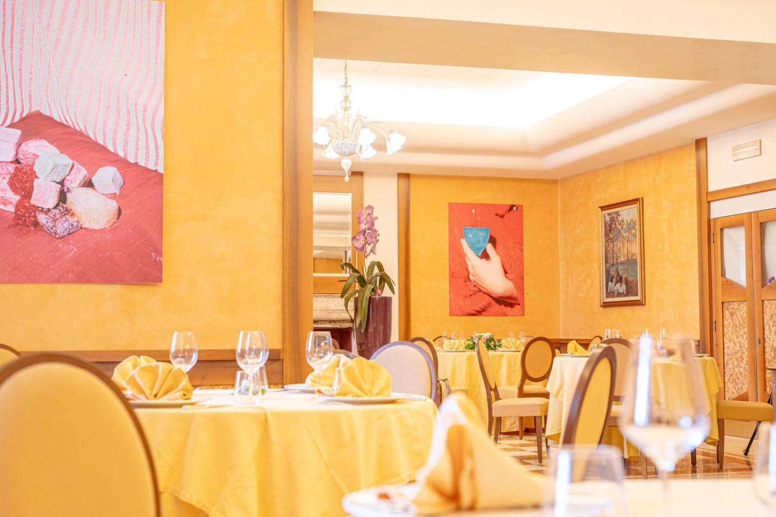 Hotel&Ristorante Miramonti Palazzo Storico Rieti Exterior foto